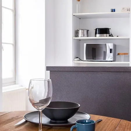 Immeuble Entier Coeur De Ville Avec Terrasse & Balcon Appartement *