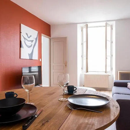 Immeuble Entier Coeur De Ville Avec Terrasse & Balcon *