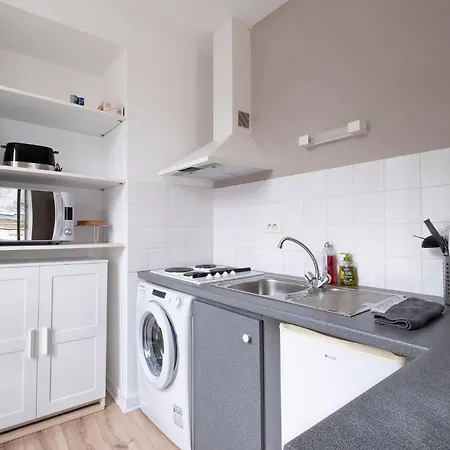 Immeuble Entier Coeur De Ville Avec Terrasse & Balcon * Segré